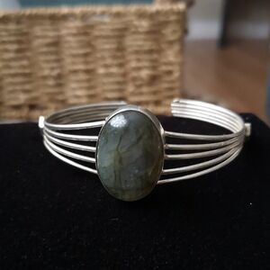 Elegant Silver (Not Tested For Sterling) Bracelet Large Oval Labradorite Stone